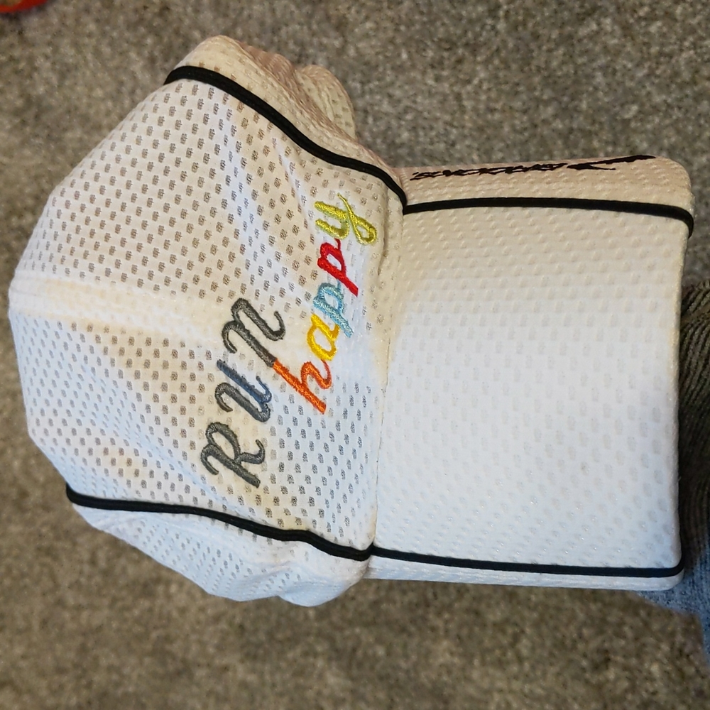 Brooks running hat